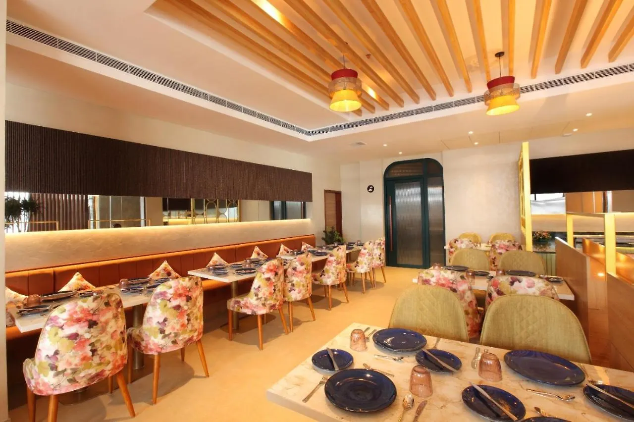 The Grand Ambassador Hotel Kottayam Inde